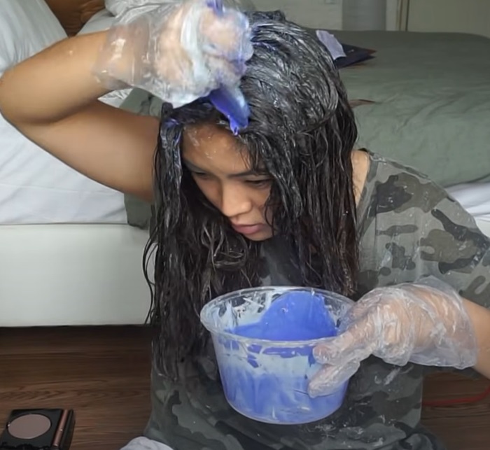 Remove blue hair dye with dish soap and baking soda